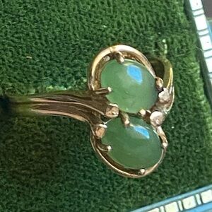 Vintage 10K Solid Yellow Gold Genuine Jade Ring 7